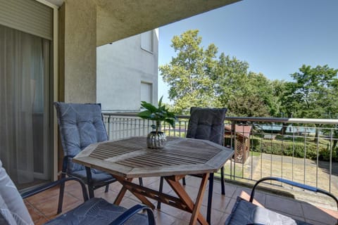 View (from property/room), Balcony/Terrace