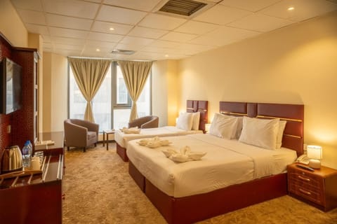 Bed, TV and multimedia, Photo of the whole room, Bedroom, towels