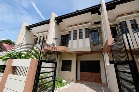 Property building, Facade/entrance, Parking