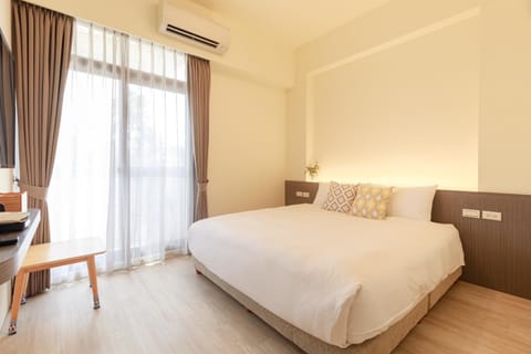 Bed, Bedroom, air conditioner