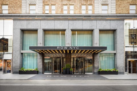 Facade/entrance