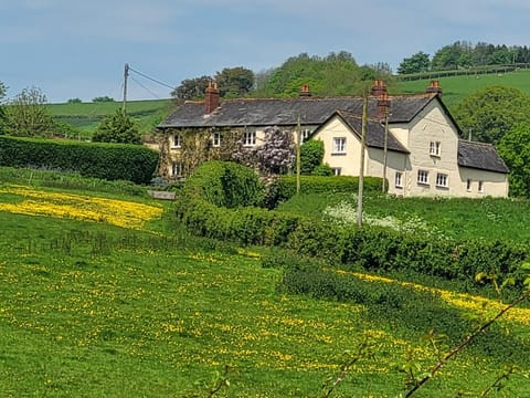 Beautiful Devon Farmhouse Apartment in East Devon District