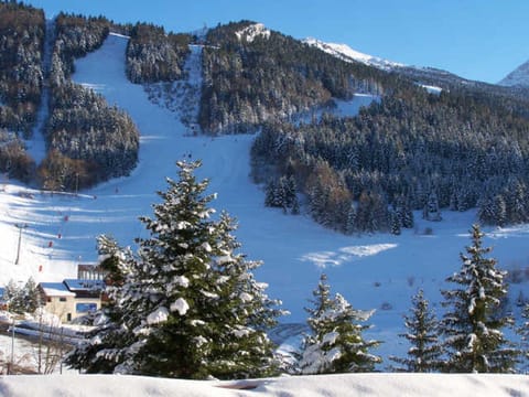 Appartement au pied des pistes avec balcon - FR-1-515-3 Apartment in Provence-Alpes-Côte d'Azur