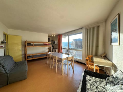 Appartement au pied des pistes avec balcon - FR-1-515-3 Apartment in Provence-Alpes-Côte d'Azur