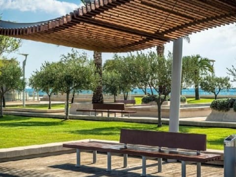 Studio Climatisé pour 3, Face Est, à 50m Plage et Proche Commerces - FR-1-466A-23 Apartment in Saint-Raphael