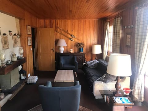 Chalet Années 70 Spacieux pour 10 Pers. - FR-1-445-139 Chalet in Montgenèvre
