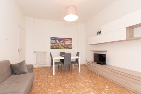 TV and multimedia, Living room, Dining area