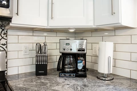 Lavish Living - 8 mins from Braves Stadium w/King Apartment in Smyrna