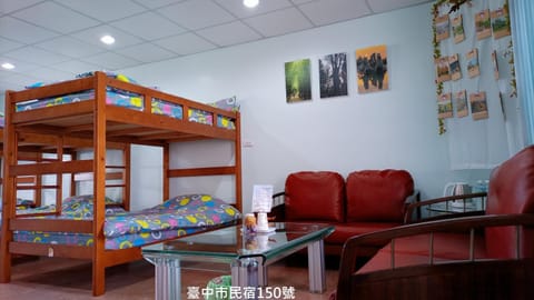 Bedroom, bunk bed