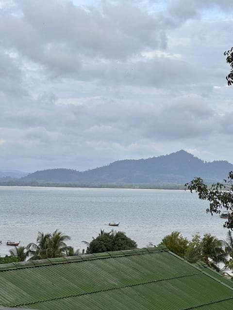 Nearby landmark, Natural landscape, River view, Sea view