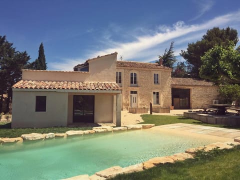 Property building, Facade/entrance, Garden, Swimming pool, Swimming pool