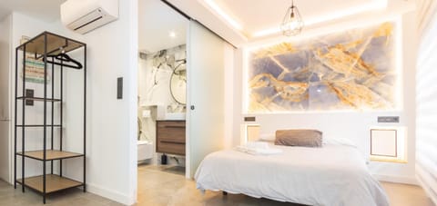 Bed, Photo of the whole room, air conditioner