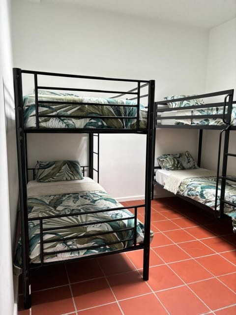Bed, Photo of the whole room, bunk bed