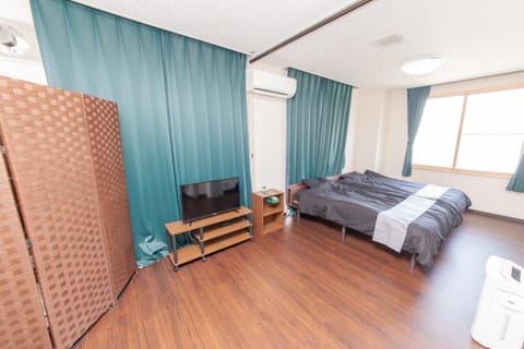 Bed, Living room
