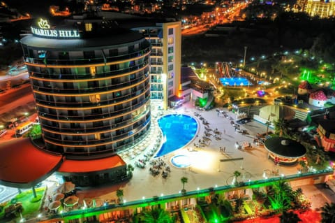 Property building, Bird's eye view, Evening entertainment, Swimming pool