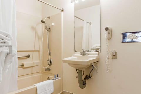 Bathroom, Photo of the whole room, On site