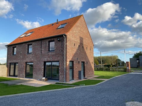 De Ast by De Oude Kaasmakerij House in Flanders