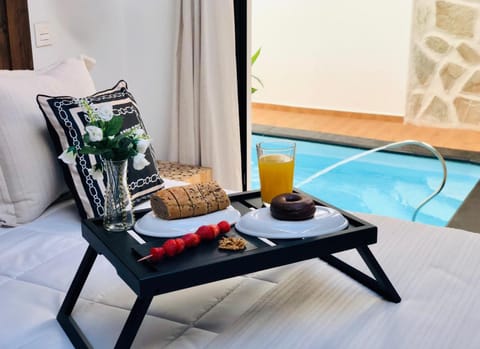 Bedroom, Continental breakfast