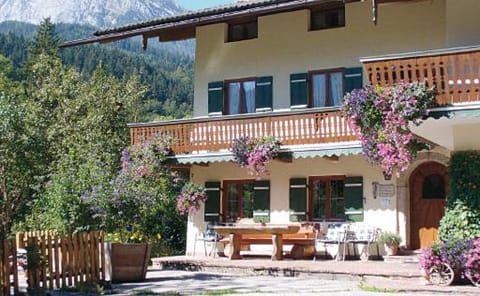 Haus Hirschpoint Ferienwohnungen Apartment in Schönau am Königssee