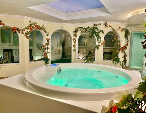 Hot Tub, Spa and wellness centre/facilities