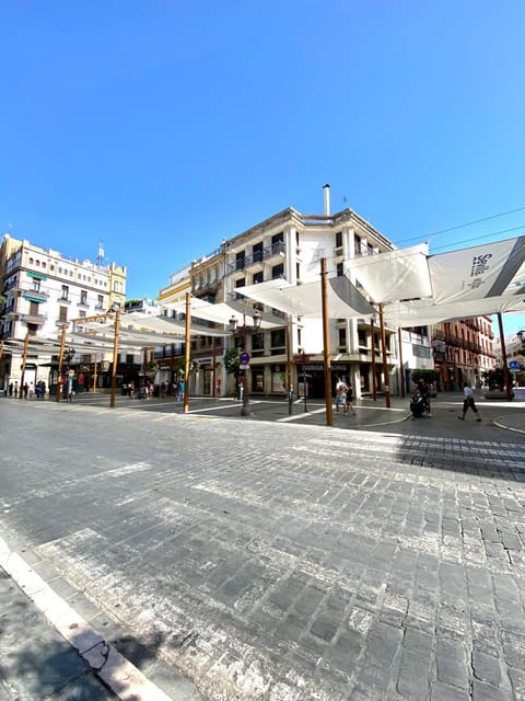 Property building, Day, Neighbourhood, City view, Street view, Location