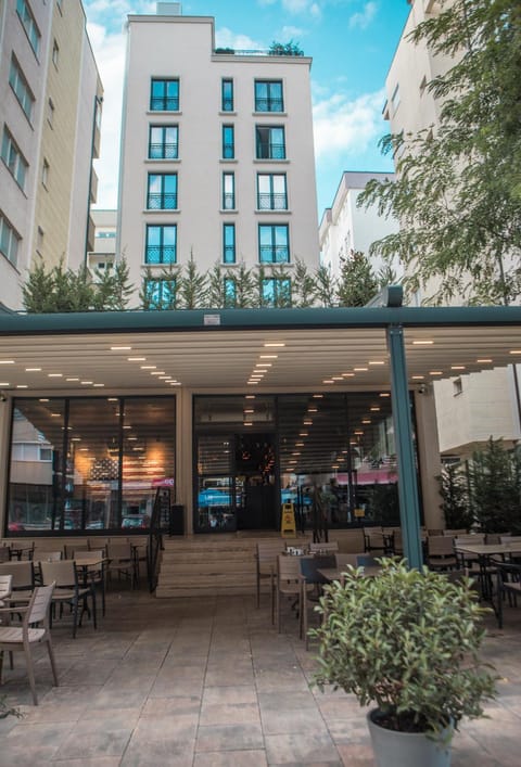 Property building, Facade/entrance