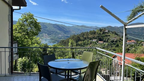 Patio, Nearby landmark, Natural landscape, View (from property/room), Balcony/Terrace, Dining area, Lake view, Mountain view, River view
