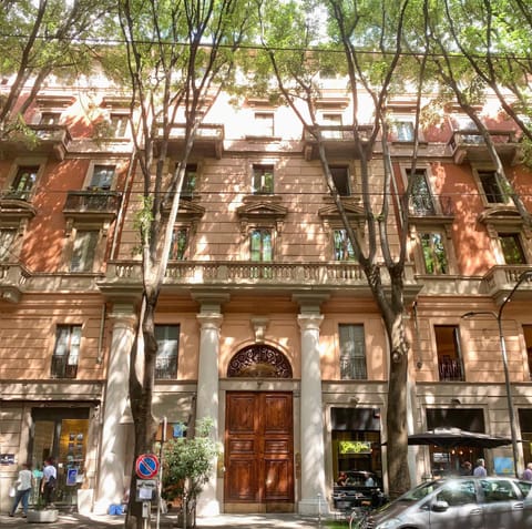 Property building, Facade/entrance, Location