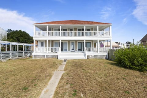 Water Front Delight On The Bay Home House in Norfolk
