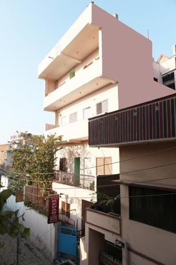 Property building, Facade/entrance