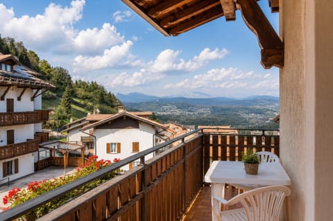 Balcony/Terrace, Photo of the whole room