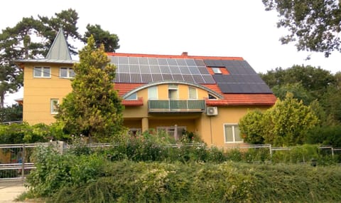 Property building, Garden