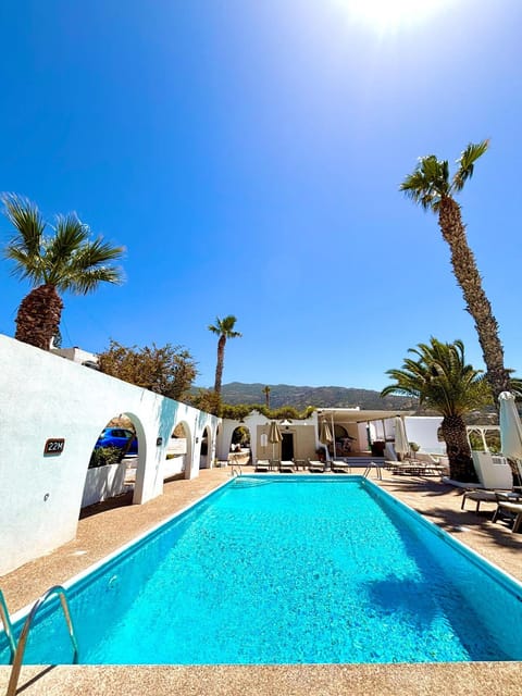 Day, Pool view, Swimming pool, sunbed