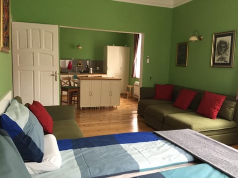 Kitchen or kitchenette, Living room, Seating area, Dining area, Bedroom, Communal kitchen