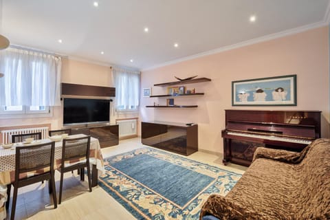 Communal lounge/ TV room, TV and multimedia