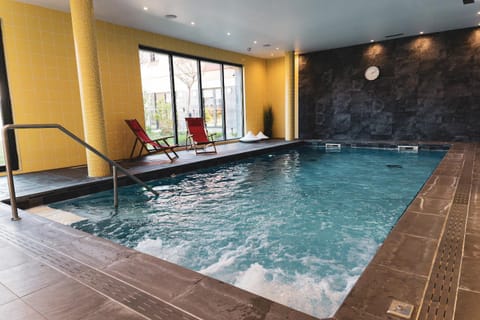 Hot Tub, Swimming pool