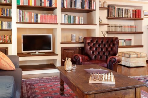 Library, Living room, Seating area