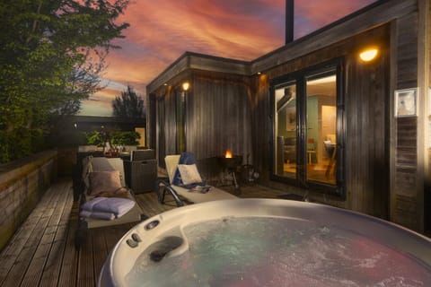 Patio, Night, Natural landscape, Hot Tub, Seating area