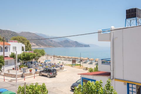 Nikos Rooms Apartment in Palaiochora