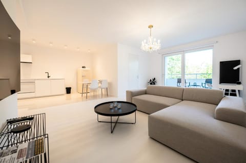 TV and multimedia, Kitchen or kitchenette, Living room, Seating area, Dining area, Evening entertainment
