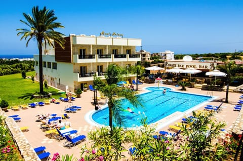 Facade/entrance, View (from property/room), Area and facilities, Swimming pool, Swimming pool