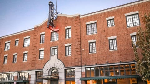 Property building, Facade/entrance