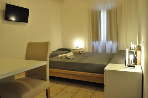 Photo of the whole room, Decorative detail