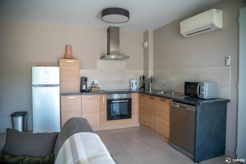 dishwasher, oven, stove, kitchen, air conditioner