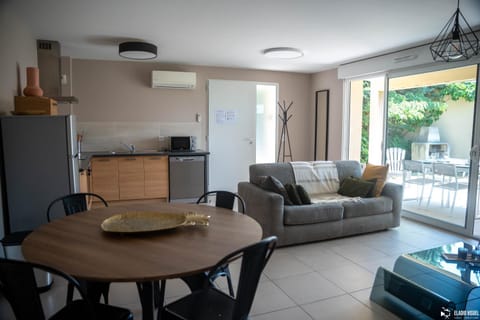 Living room, Dining area, kitchen