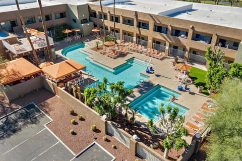Hot Tub, Swimming pool