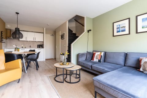 Living room, Dining area, kitchen