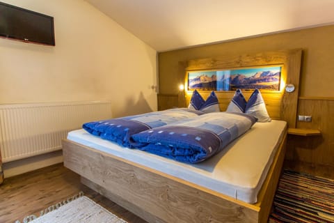 Photo of the whole room, Photo of the whole room