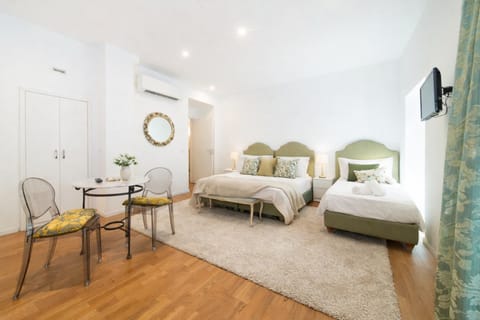 Bed, Photo of the whole room, Bedroom, wardrobe, air conditioner