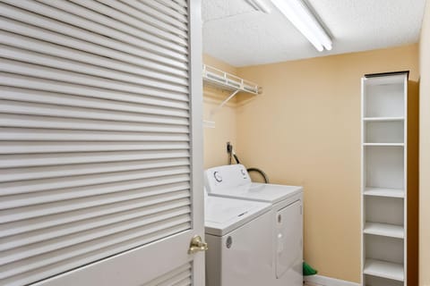 Beach Front - John's Pass - Beach Place #210 Apartment in Madeira Beach